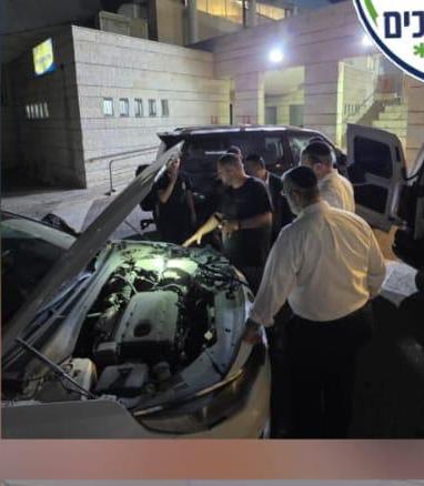 בדיקת תקלה ברכב בשעת לילה